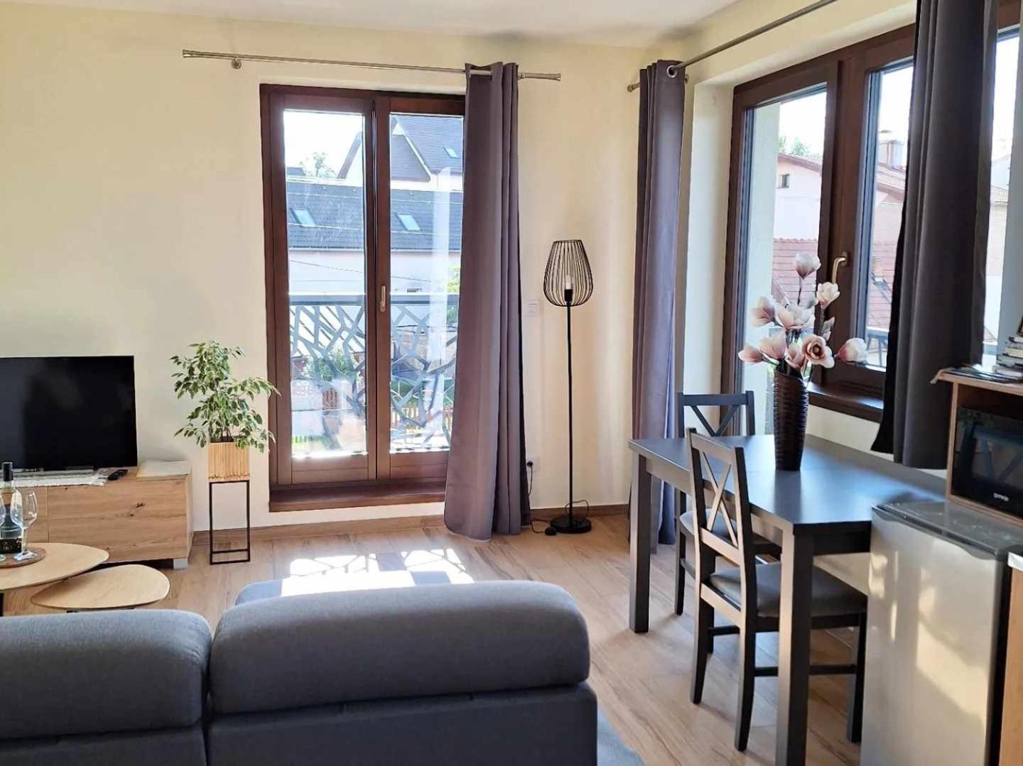 Apartmany Zaky ヴルボフ エクステリア 写真